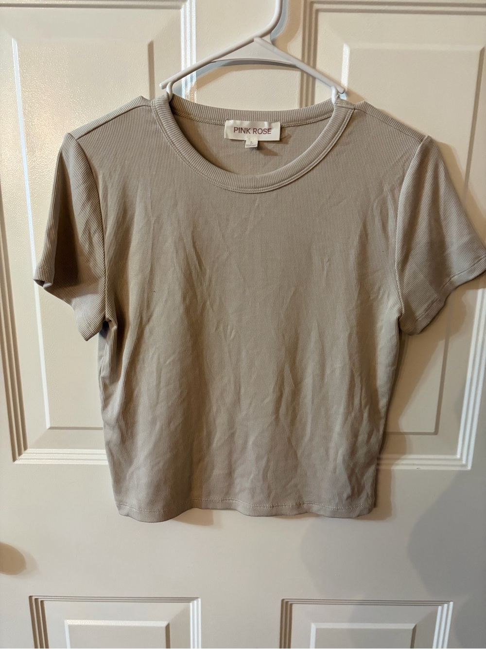 Pink Rose Short Sleeve Crewneck Top in Taupe